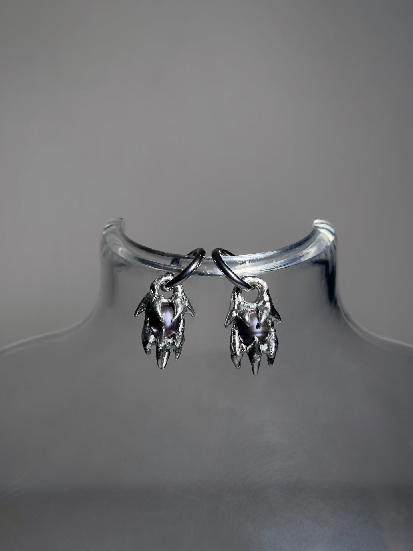 Earrings “Grip”