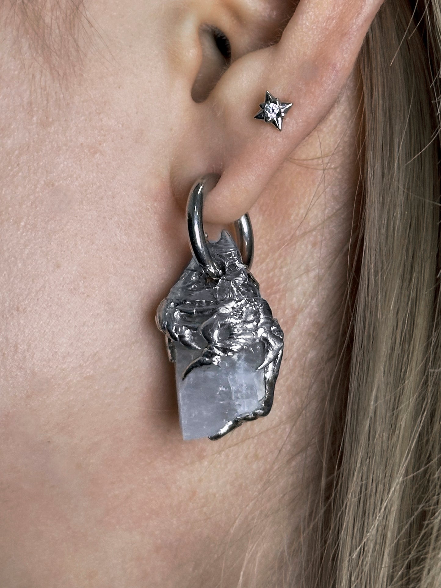 Single earring "Cold Vein"