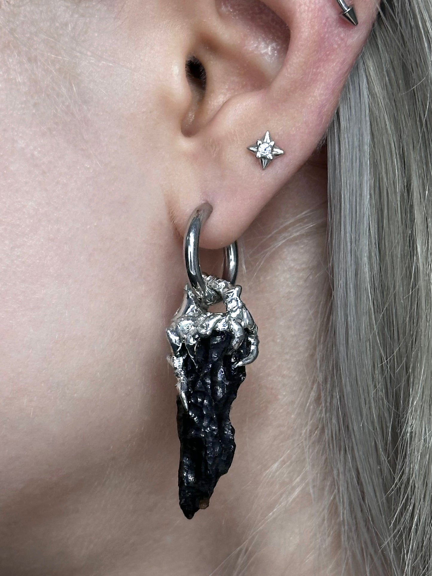 Single earring "Knife"