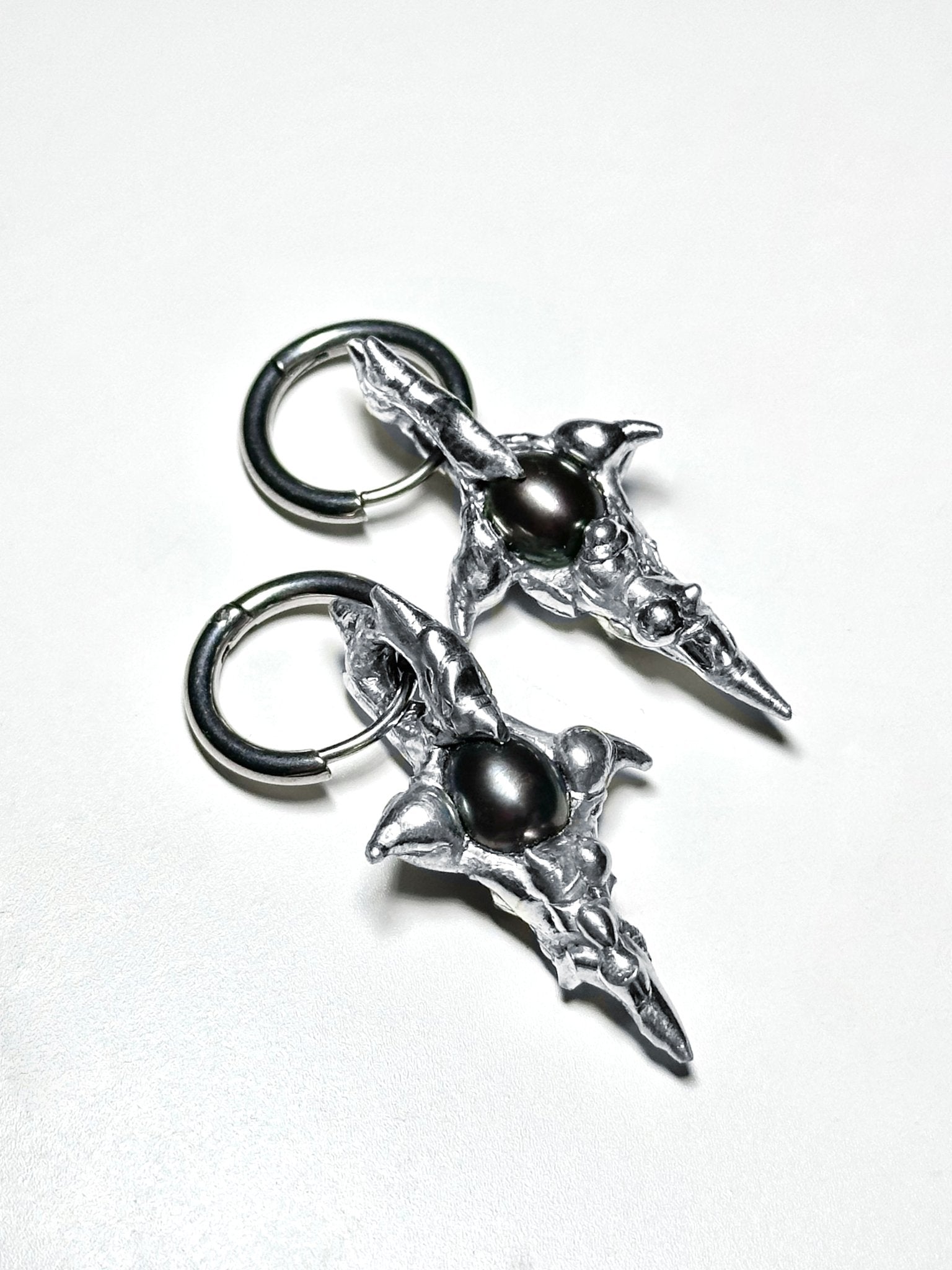 Earrings “Ravenblade”