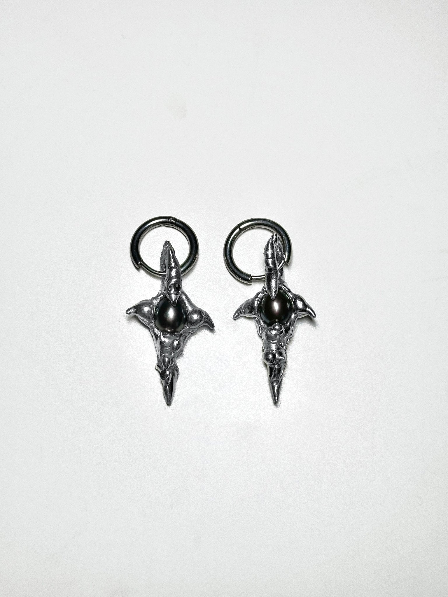 Earrings “Ravenblade”